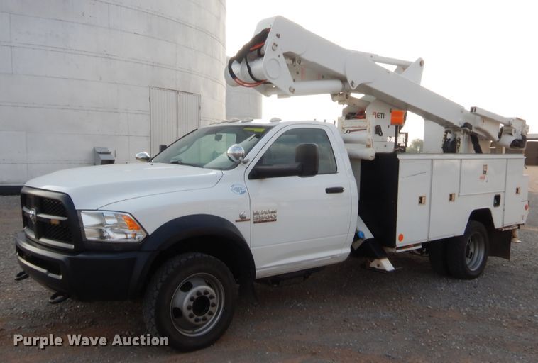 image for item HW9304 2015 Dodge Ram 5500  bucket truck