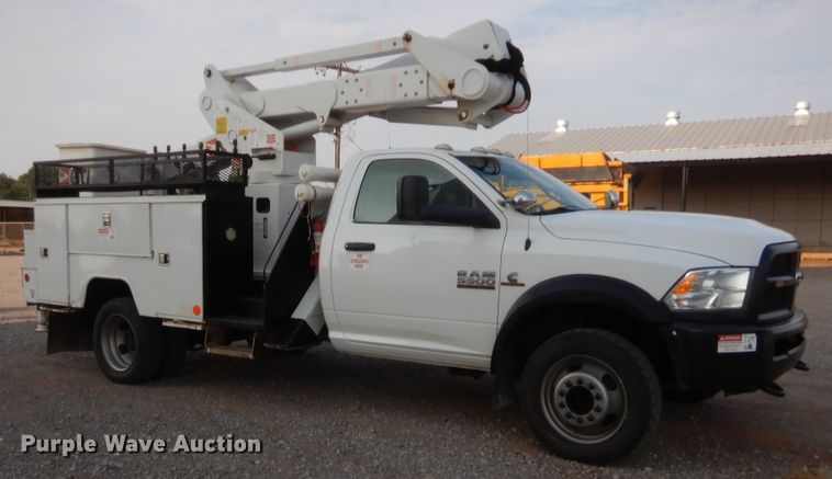 image for item HW9304 2015 Dodge Ram 5500  bucket truck