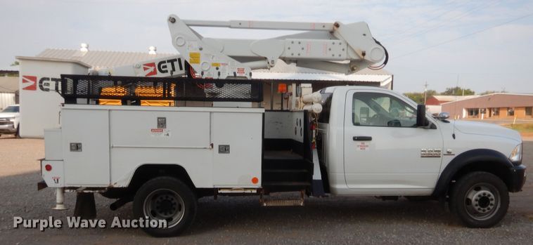 image for item HW9304 2015 Dodge Ram 5500  bucket truck