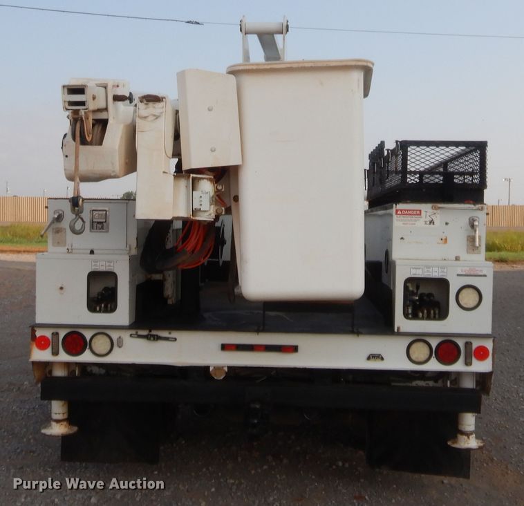 image for item HW9304 2015 Dodge Ram 5500  bucket truck