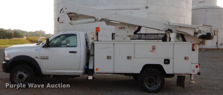 image for item HW9304 2015 Dodge Ram 5500  bucket truck