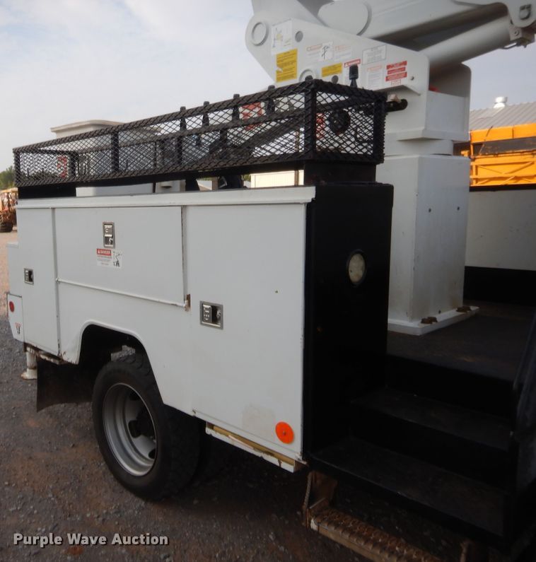 image for item HW9304 2015 Dodge Ram 5500  bucket truck