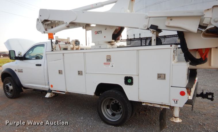 image for item HW9304 2015 Dodge Ram 5500  bucket truck