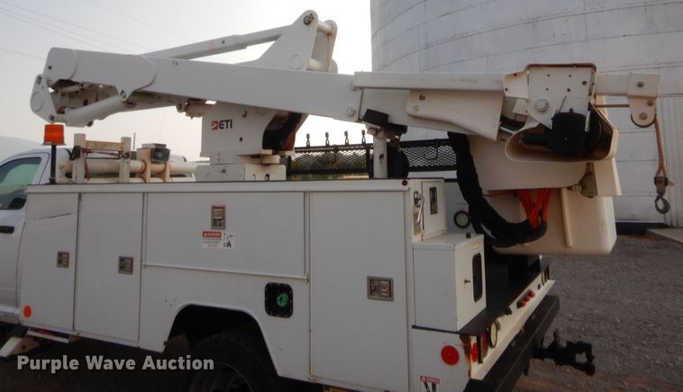 image for item HW9304 2015 Dodge Ram 5500  bucket truck