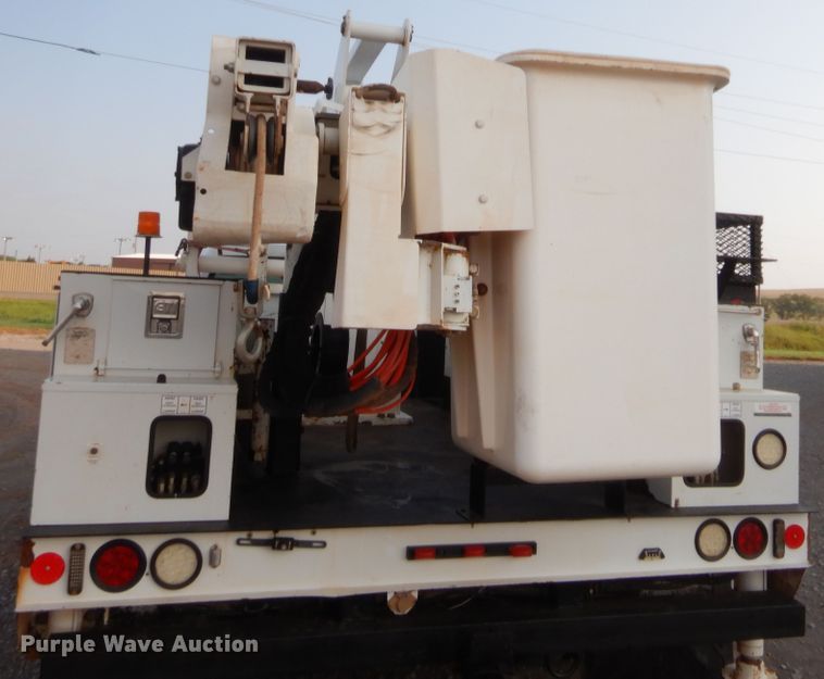 image for item HW9304 2015 Dodge Ram 5500  bucket truck