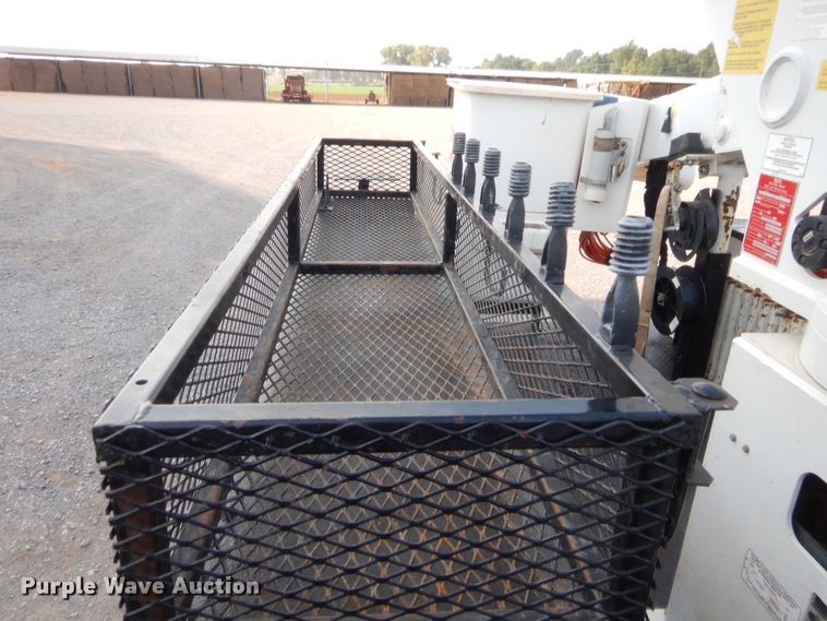 image for item HW9304 2015 Dodge Ram 5500  bucket truck