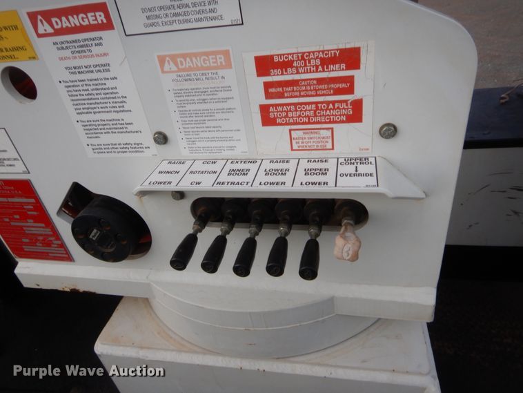 image for item HW9304 2015 Dodge Ram 5500  bucket truck