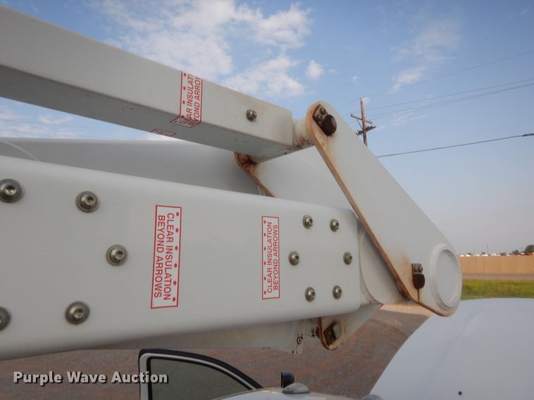 image for item HW9304 2015 Dodge Ram 5500  bucket truck