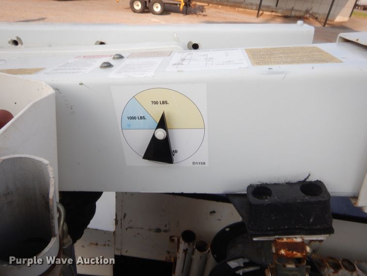 image for item HW9304 2015 Dodge Ram 5500  bucket truck