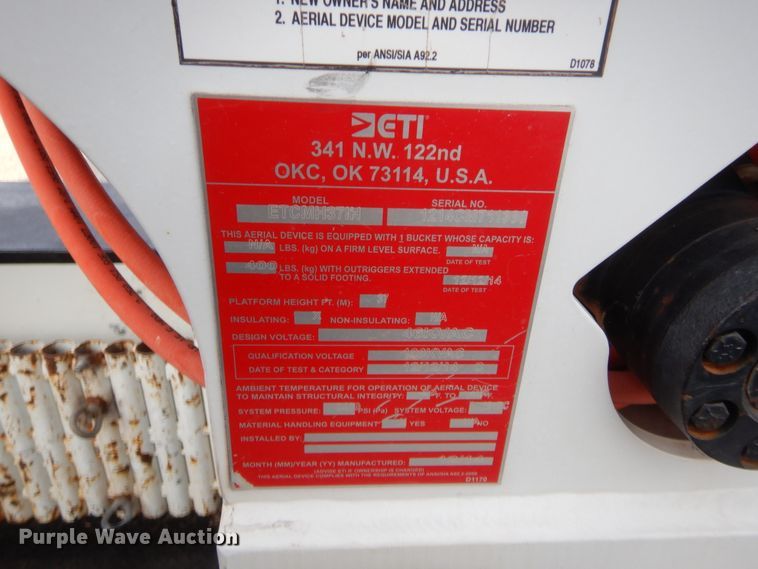 image for item HW9304 2015 Dodge Ram 5500  bucket truck