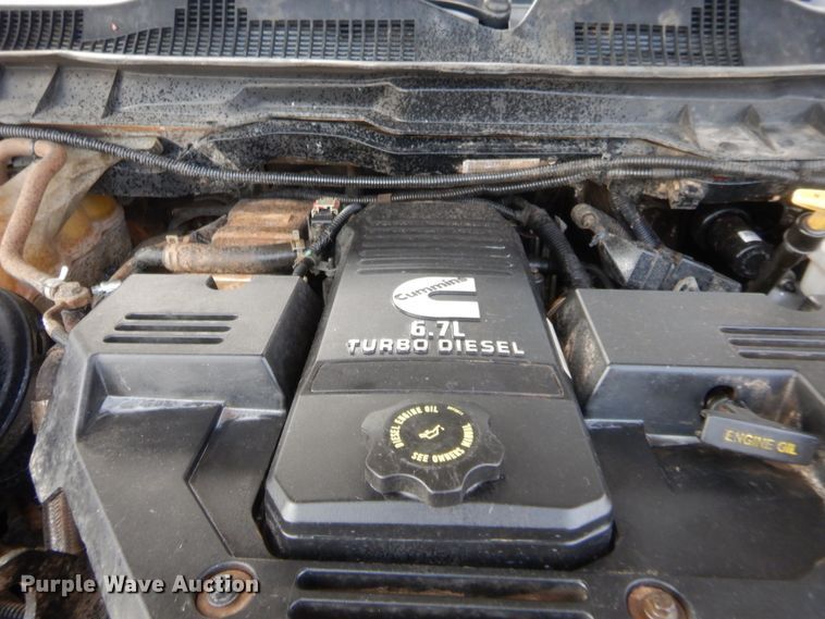 image for item HW9304 2015 Dodge Ram 5500  bucket truck