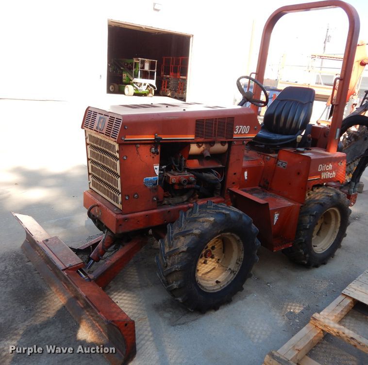 image for item HY9706 2003 Ditch Witch 3700DD  trencher