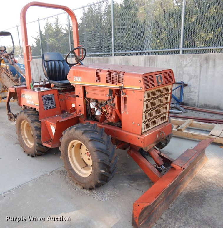 image for item HY9706 2003 Ditch Witch 3700DD  trencher