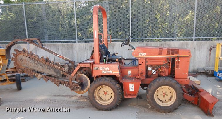 image for item HY9706 2003 Ditch Witch 3700DD  trencher