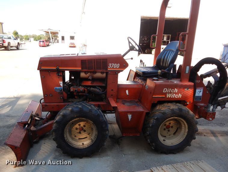 image for item HY9706 2003 Ditch Witch 3700DD  trencher