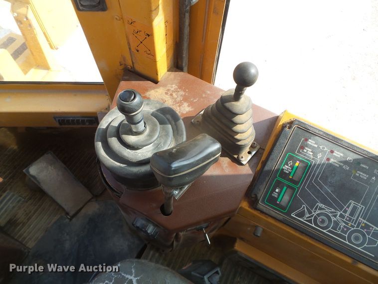 image for item DD0251 1995 Case 621B  wheel loader