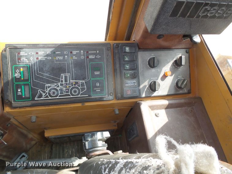 image for item DD0251 1995 Case 621B  wheel loader