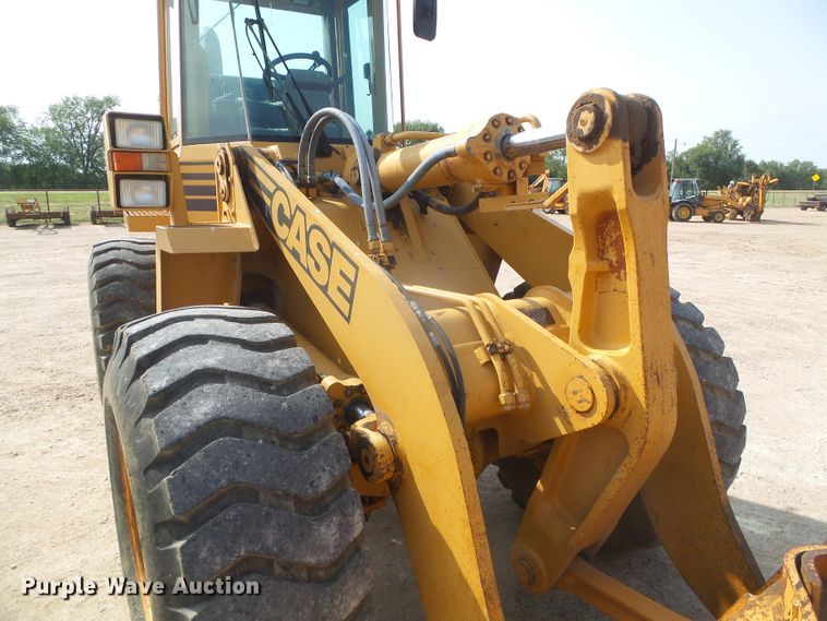 image for item DD0251 1995 Case 621B  wheel loader