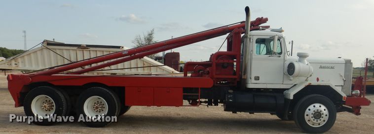 image for item DD0323 1981 Autocar  winch truck