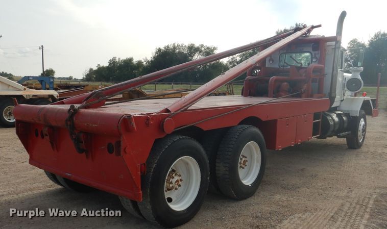 image for item DD0323 1981 Autocar  winch truck