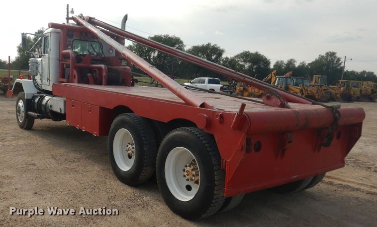 image for item DD0323 1981 Autocar  winch truck