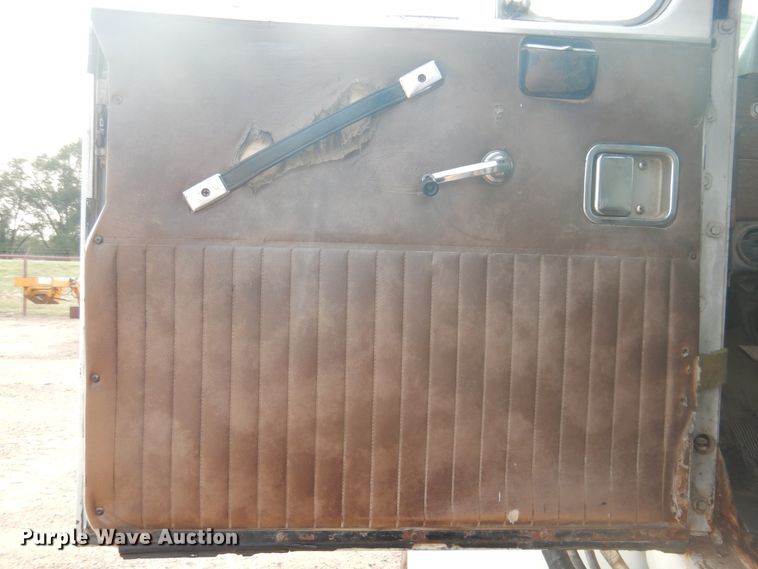 image for item DD0323 1981 Autocar  winch truck