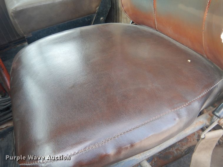 image for item DD0323 1981 Autocar  winch truck