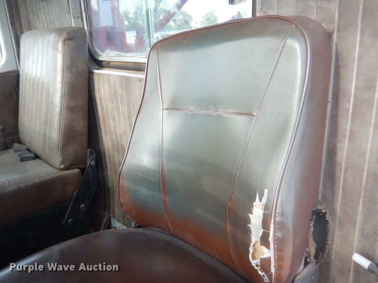 image for item DD0323 1981 Autocar  winch truck