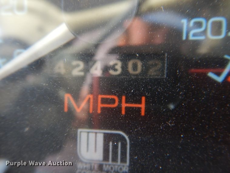 image for item DD0323 1981 Autocar  winch truck