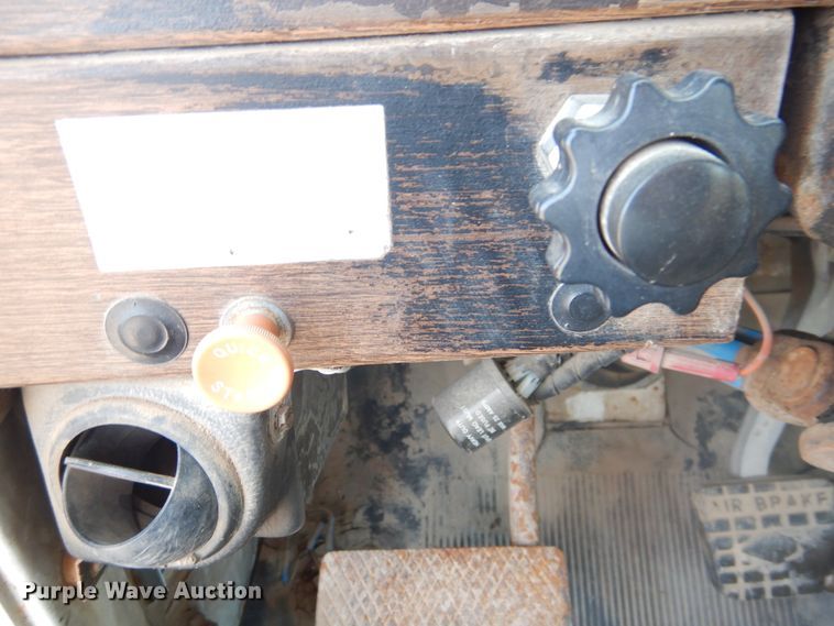 image for item DD0323 1981 Autocar  winch truck