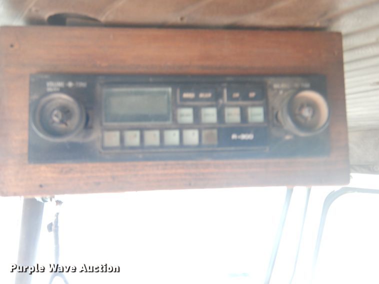 image for item DD0323 1981 Autocar  winch truck