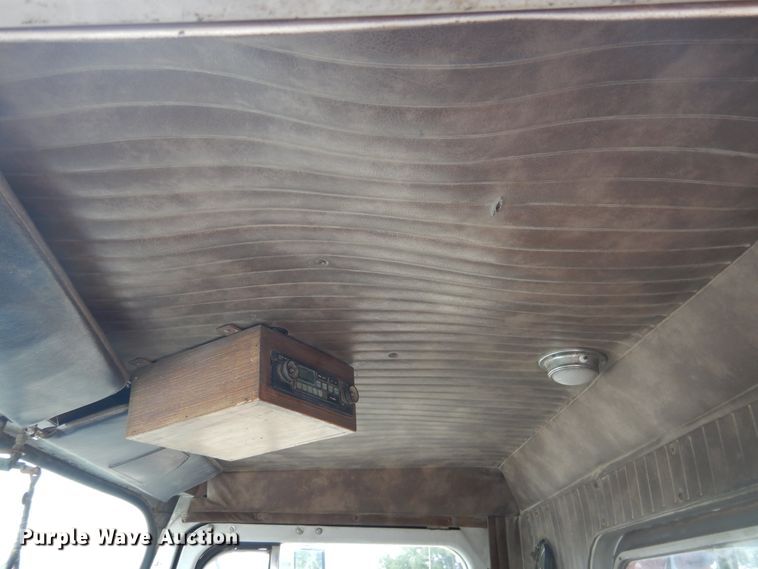 image for item DD0323 1981 Autocar  winch truck