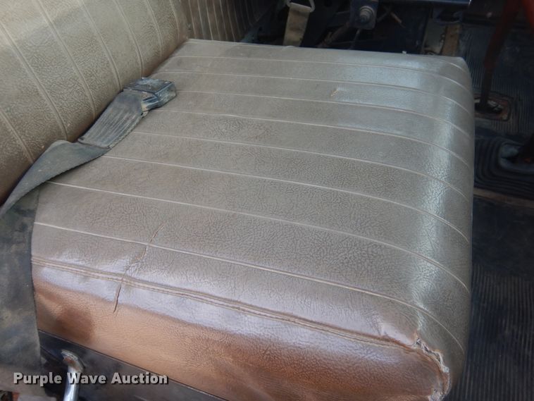 image for item DD0323 1981 Autocar  winch truck