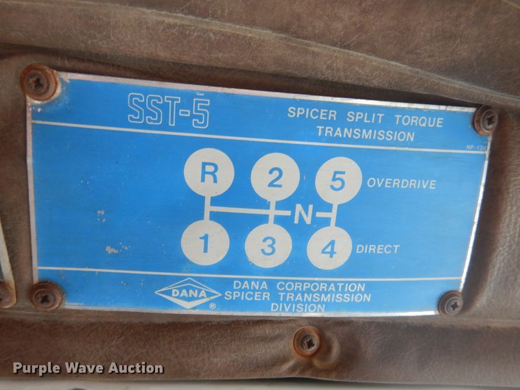 image for item DD0323 1981 Autocar  winch truck