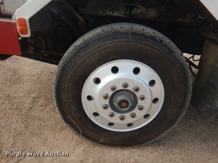 image for item DD0323 1981 Autocar  winch truck