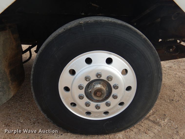 image for item DD0323 1981 Autocar  winch truck