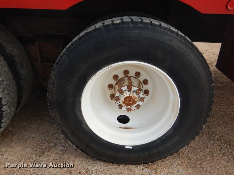 image for item DD0323 1981 Autocar  winch truck