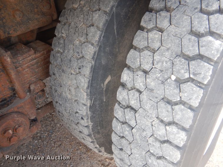 image for item DD0323 1981 Autocar  winch truck