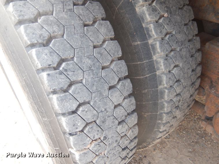 image for item DD0323 1981 Autocar  winch truck