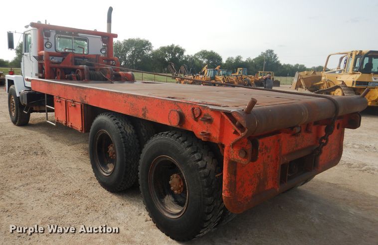 image for item DD0324 1979 International F5070  winch truck