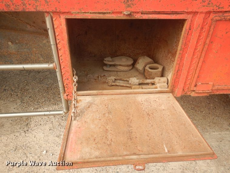 image for item DD0324 1979 International F5070  winch truck