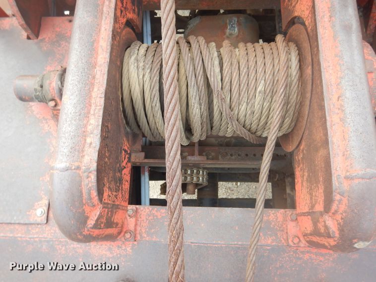 image for item DD0324 1979 International F5070  winch truck