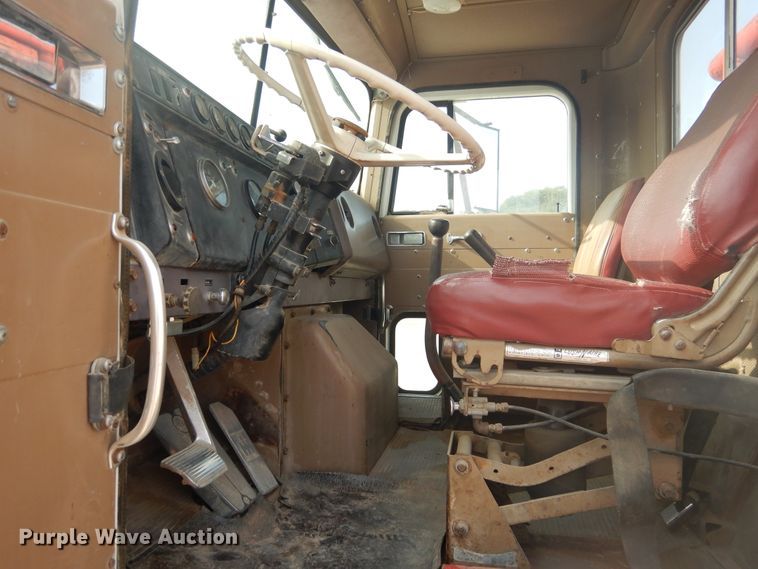 image for item DD0324 1979 International F5070  winch truck