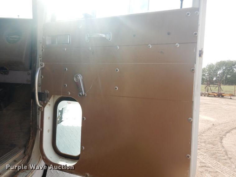 image for item DD0324 1979 International F5070  winch truck