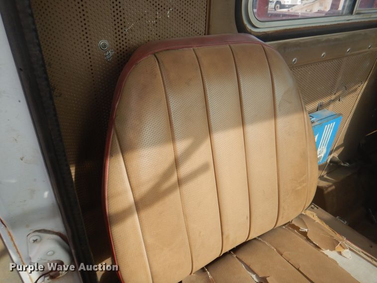 image for item DD0324 1979 International F5070  winch truck