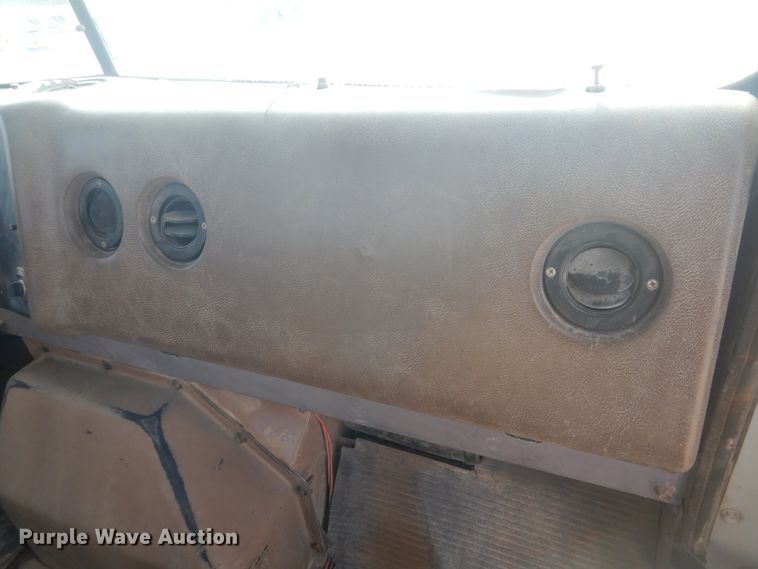 image for item DD0324 1979 International F5070  winch truck