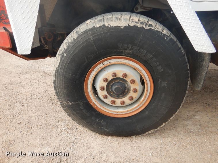 image for item DD0324 1979 International F5070  winch truck