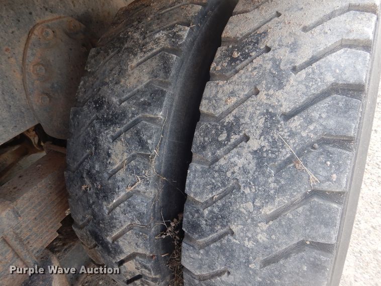 image for item DD0324 1979 International F5070  winch truck