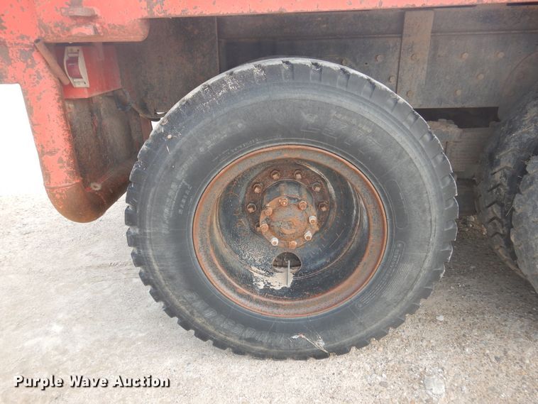 image for item DD0324 1979 International F5070  winch truck