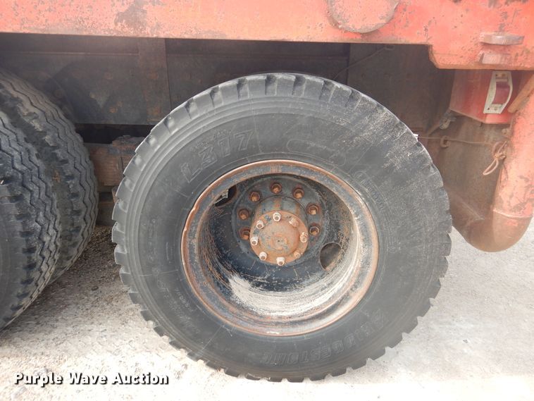 image for item DD0324 1979 International F5070  winch truck